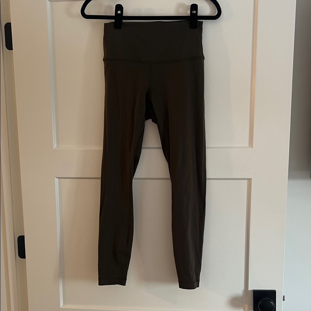 Lulu lemon size 4